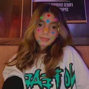 Meet your Posher, Hila